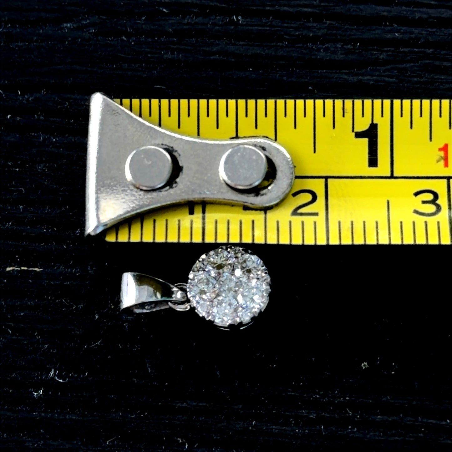 Sweet 18k White Gold Diamond Daisy Pendant (Only) Appx 0.5 Cts