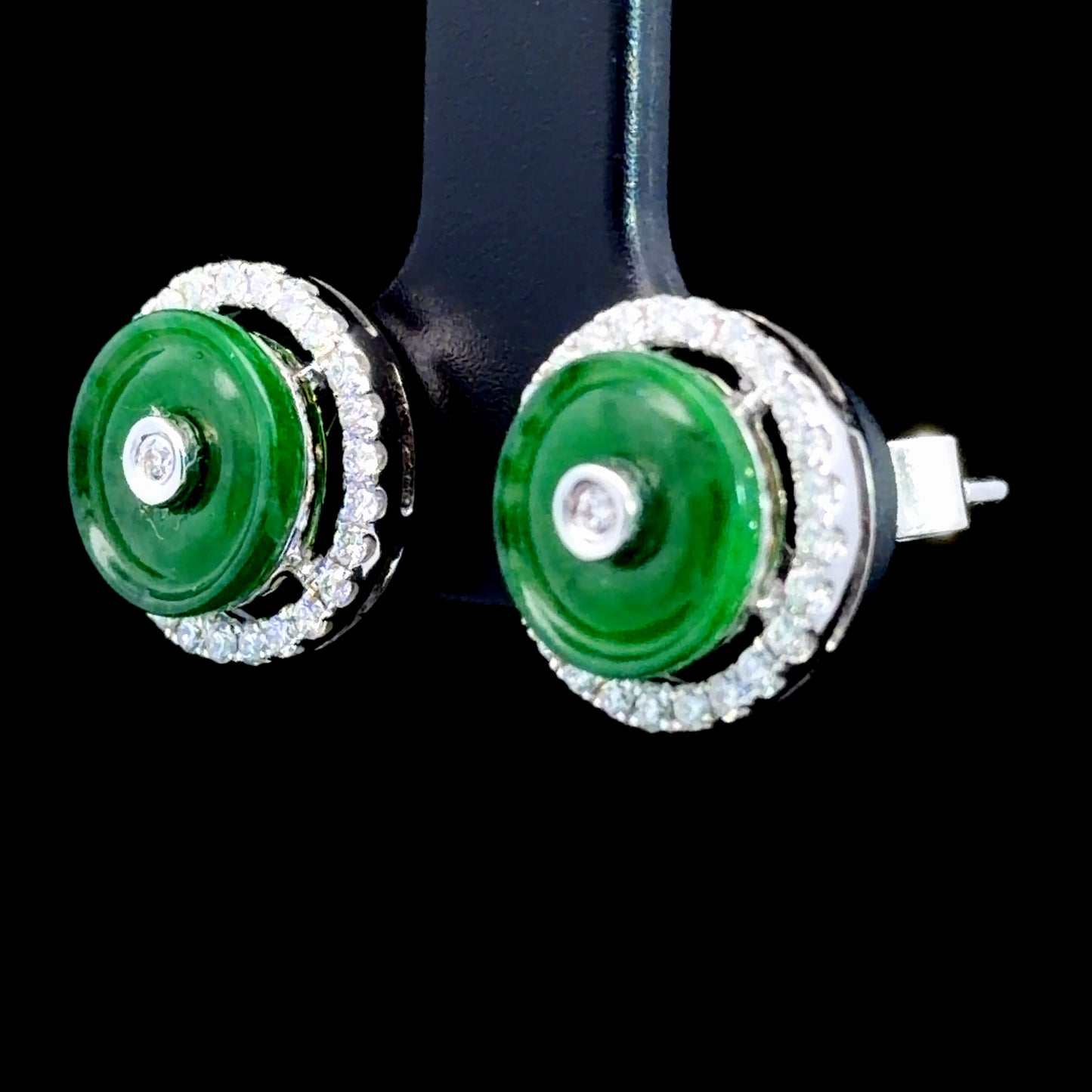 Stunning 18k White Gold Jadeite & Diamond Halo Stud Earrings Appx. 0.50 Cts total