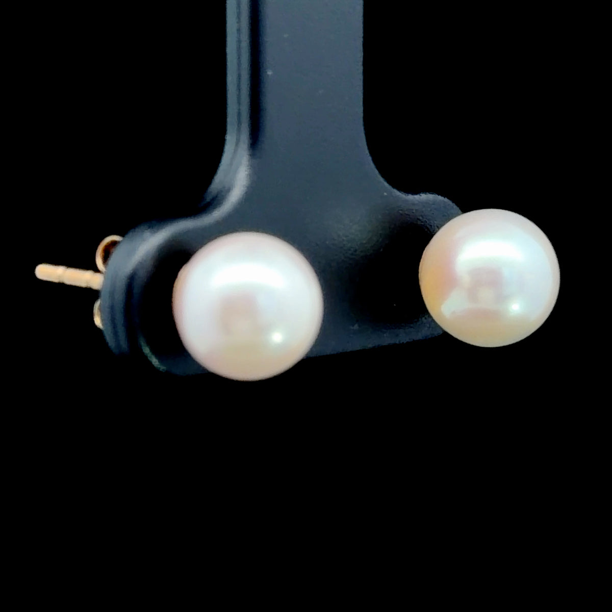 Sweet 9k Yellow Gold White Pearl Earrings Appx 4mm