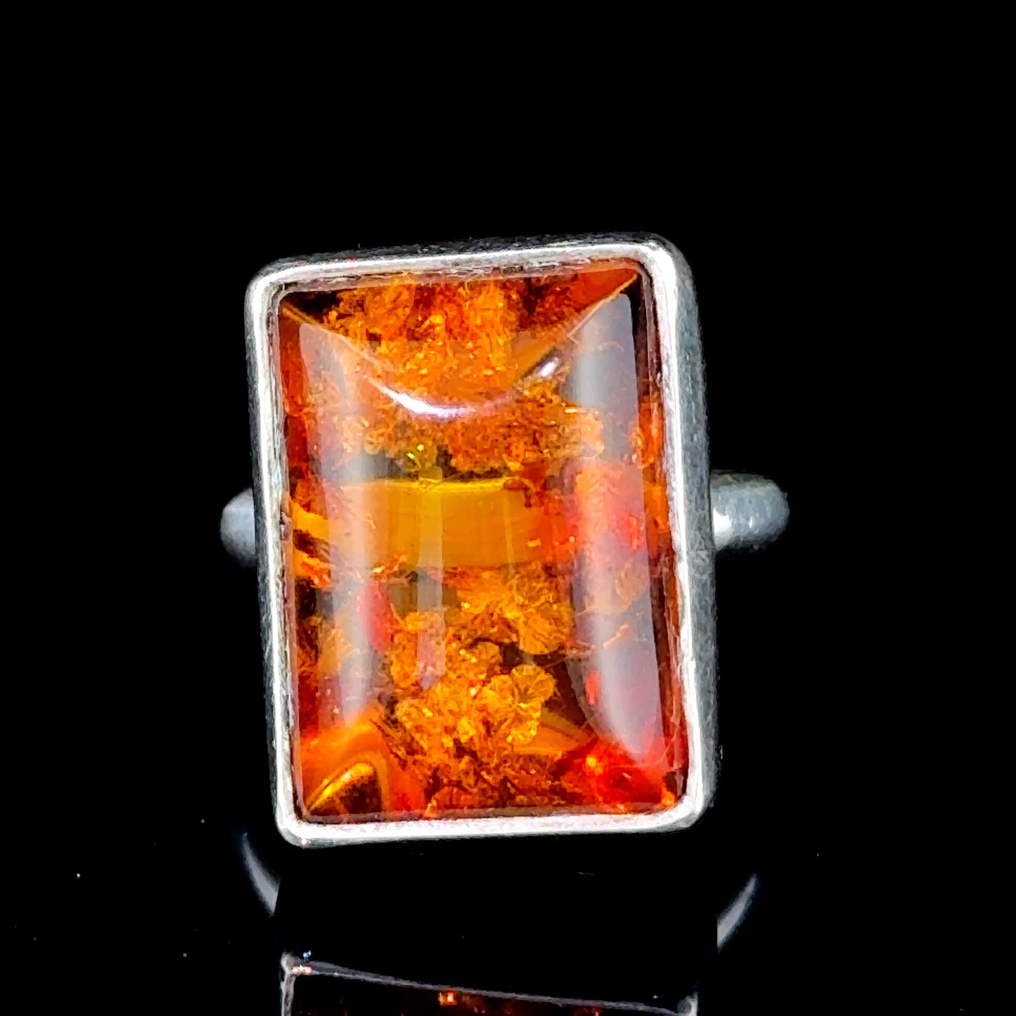 Lovely Rectangular Silver & Baltic Amber Ring