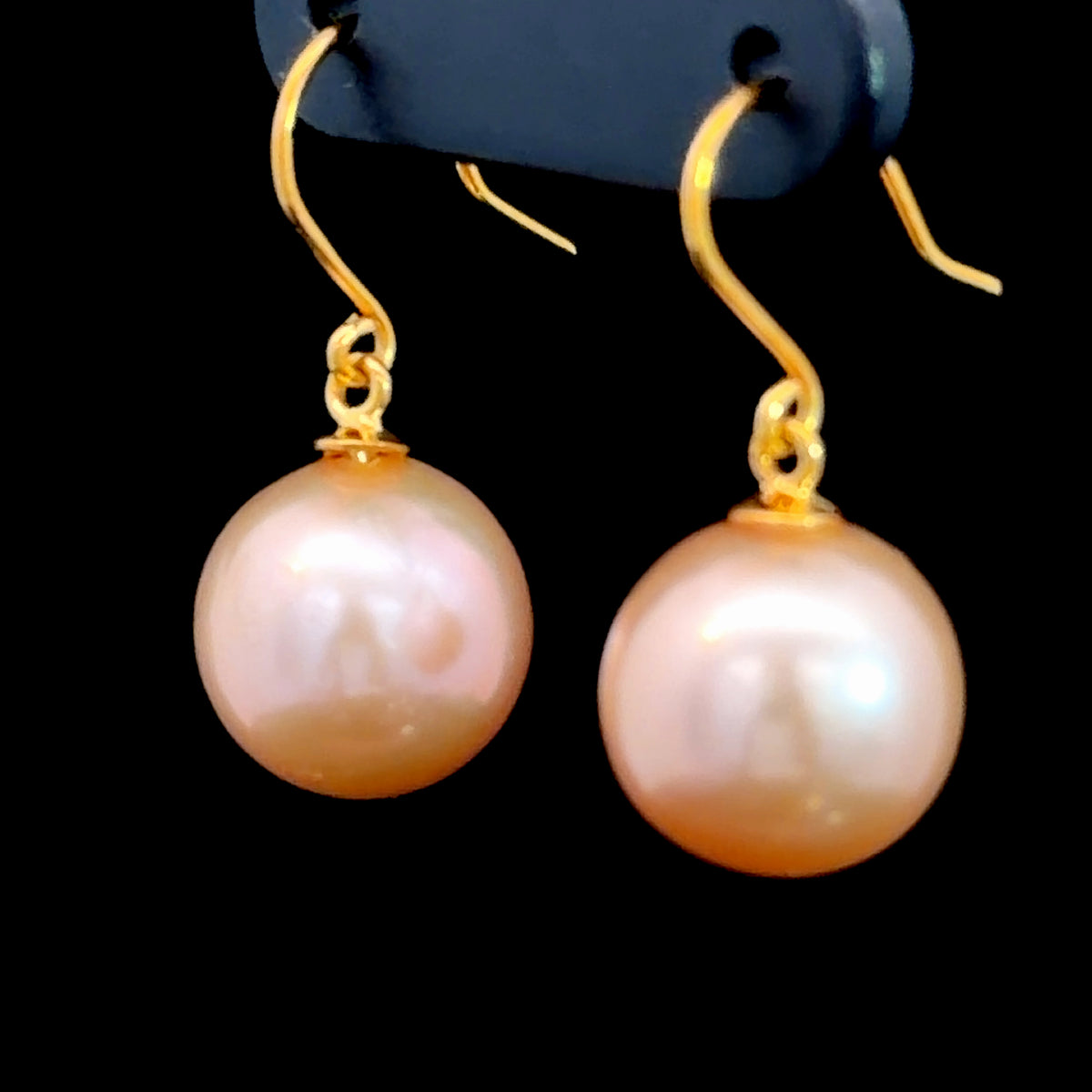Wonder Full 18k Yellow Gold Pink Pearl Drop Earrings 10mm Diameter Having Hook Fittings