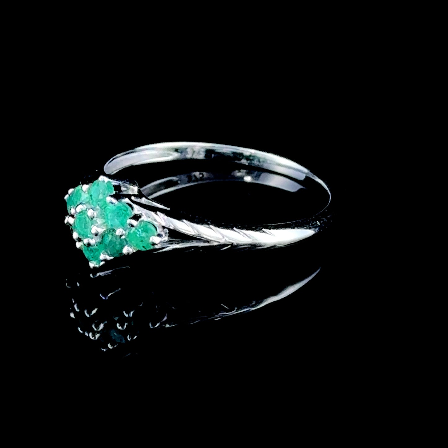 9K White Gold Emerald Cluster Ring