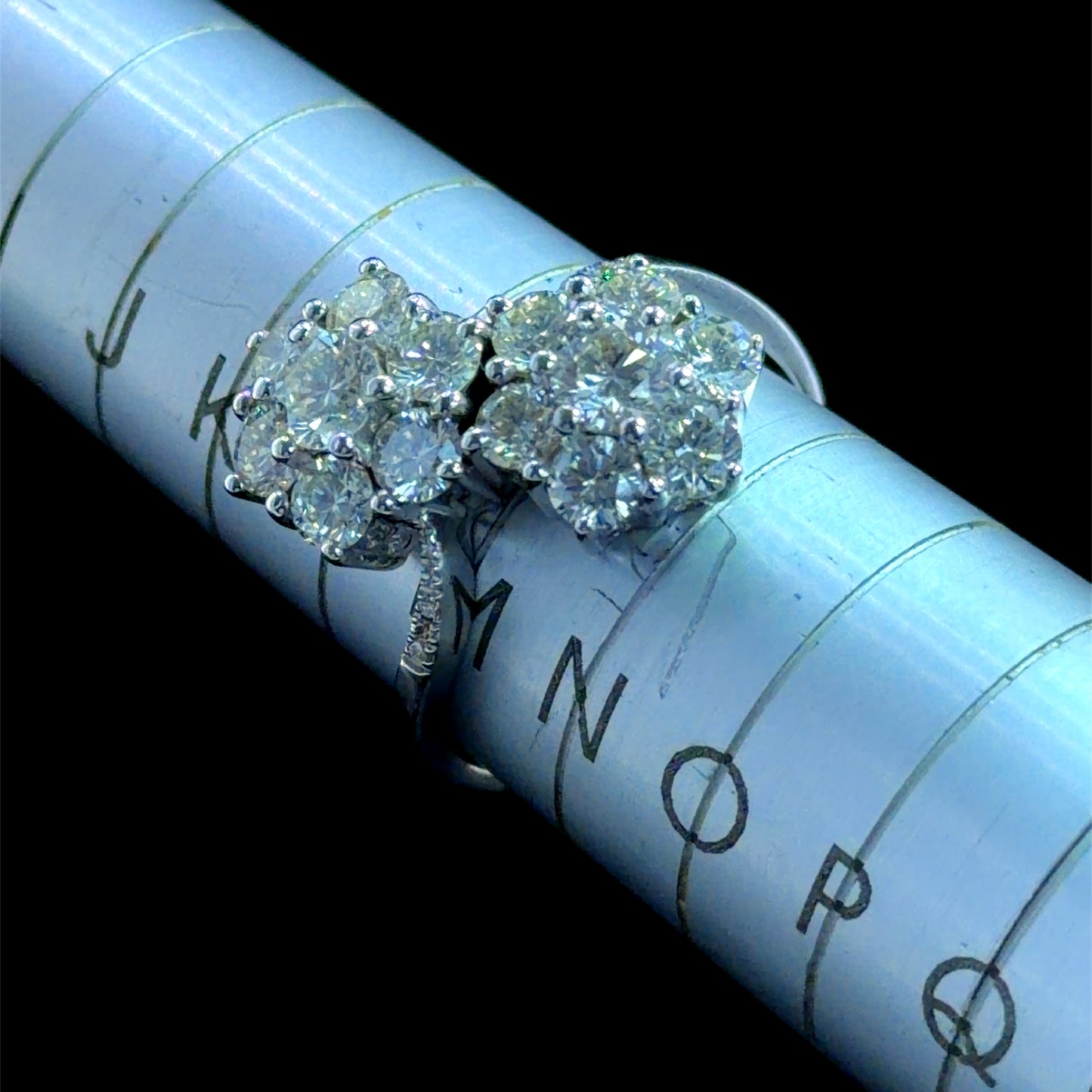 Fabulous 18k White Gold Diamond Daisy Moi et Toi Ring Appx 2.0 Cts I-J Vs1/2