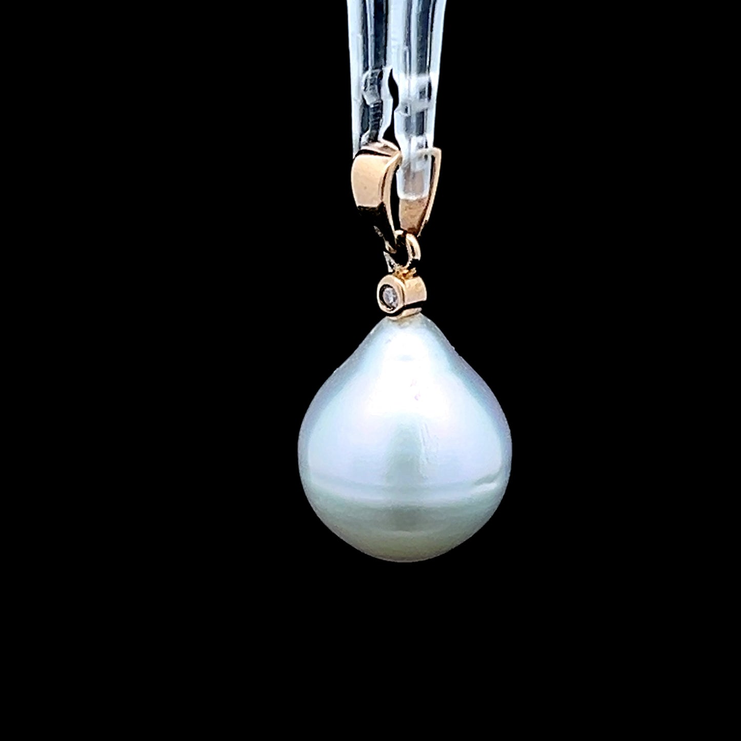 9K Yellow Gold Large Pearl Pendant with Diamond
