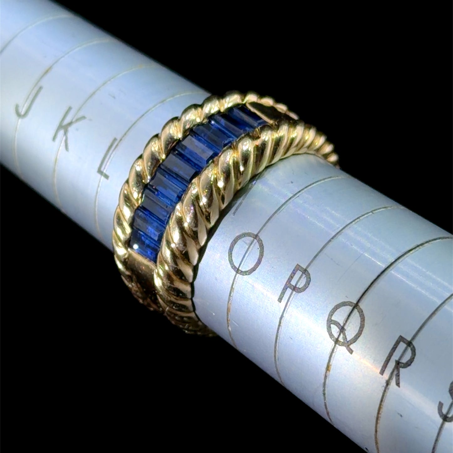 Stunning Vivid Blue 18k Yellow Gold Baguette Sapphire Band Ring Appx 1.0 Cts