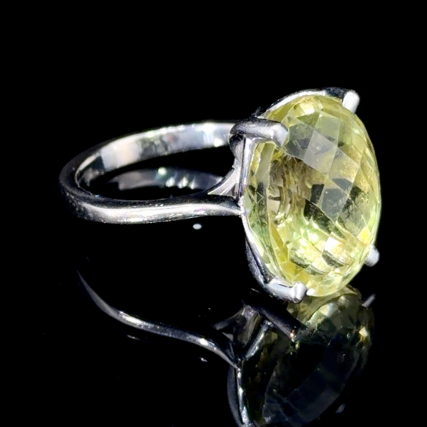 Lovely 18k White Gold & Topaz Ring