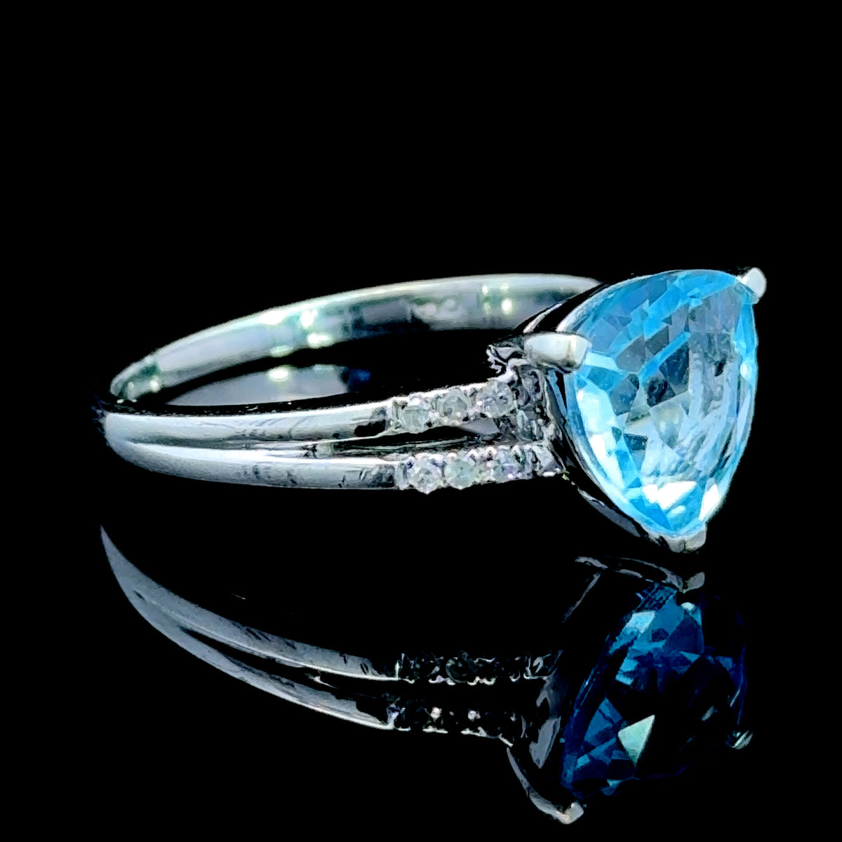 9K White Gold Trilliant Blue Topaz Ring with Diamonds to Shoulders