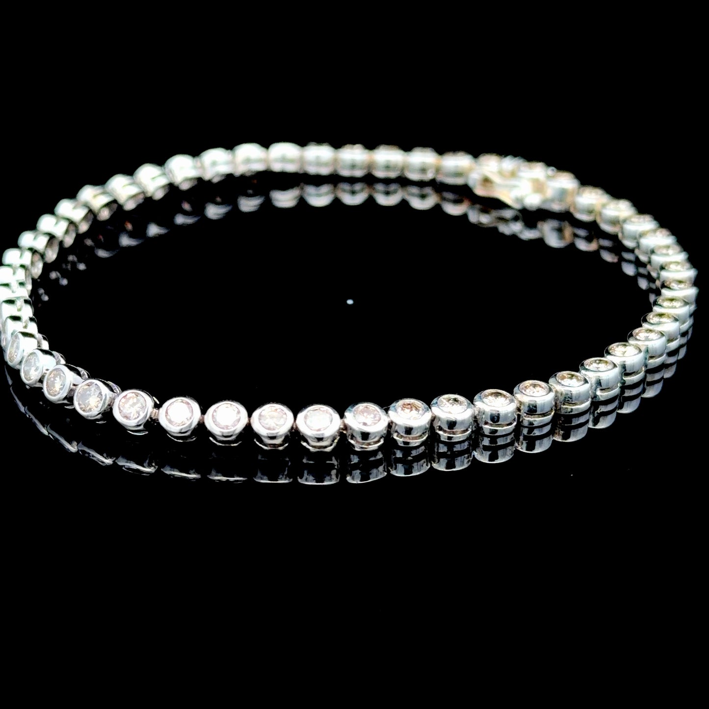 18k White Gold Bezel Set Diamond Tennis Bracelet Appx. 3.0 Cts