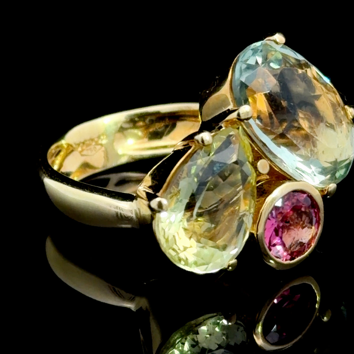 A Stunning 18k Yellow Gold Aquamarine Pink Tourmaline & Golden Beryl 3 Stone Ring