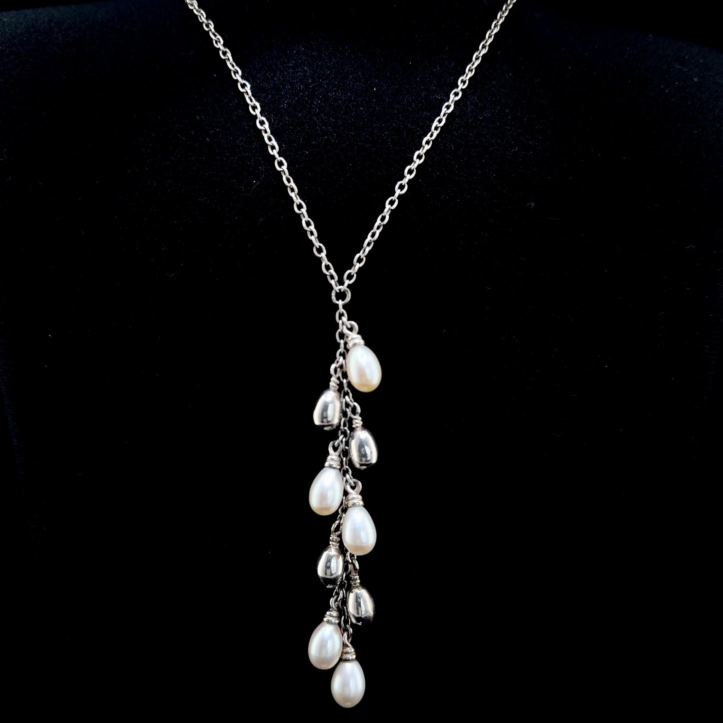 Lovely Silver Cultured Pearl Fixed Pendant & Chain