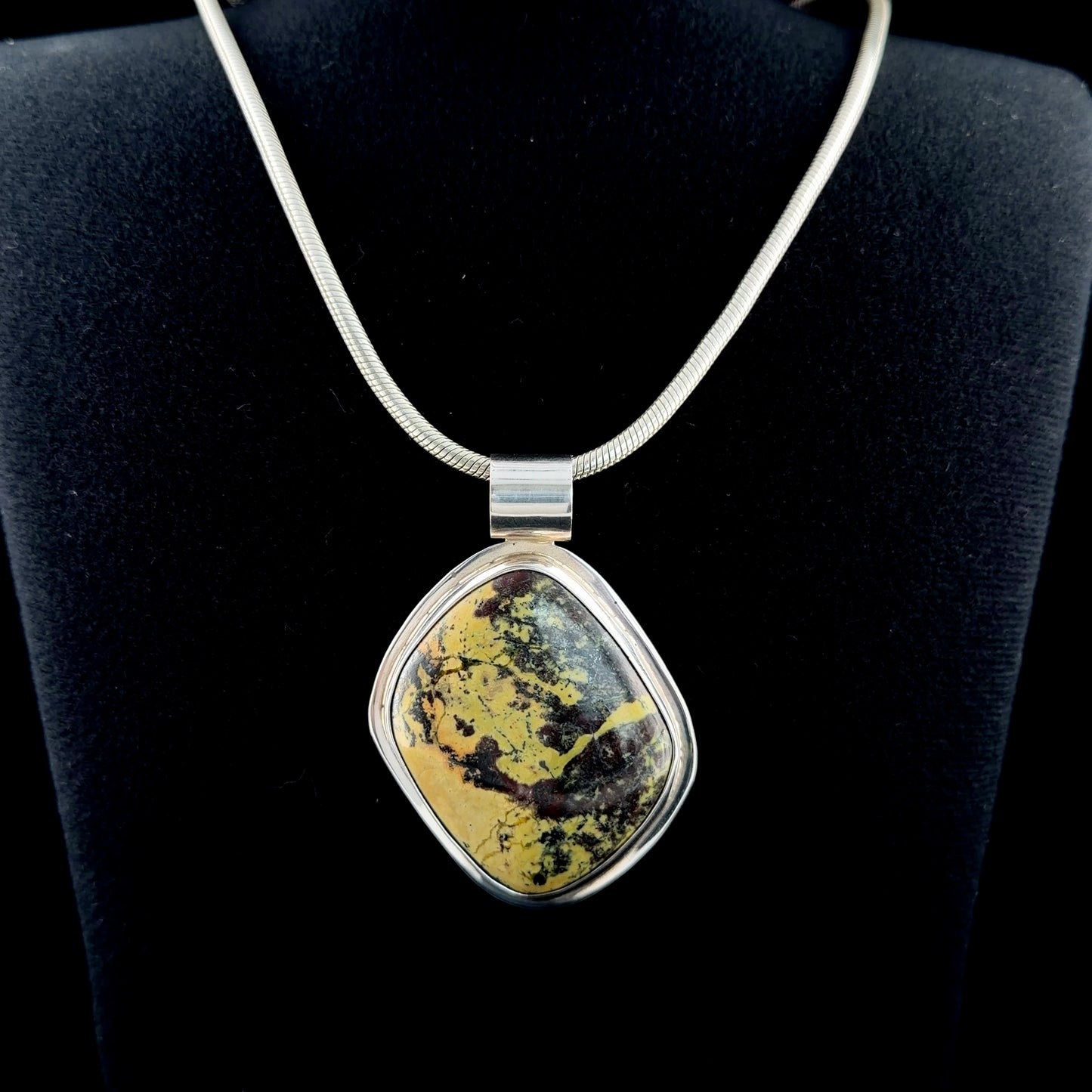 Stunning Large Silver and Jasper Pendent By MRC Italy Suspended on An 18” Silver Snake Chain