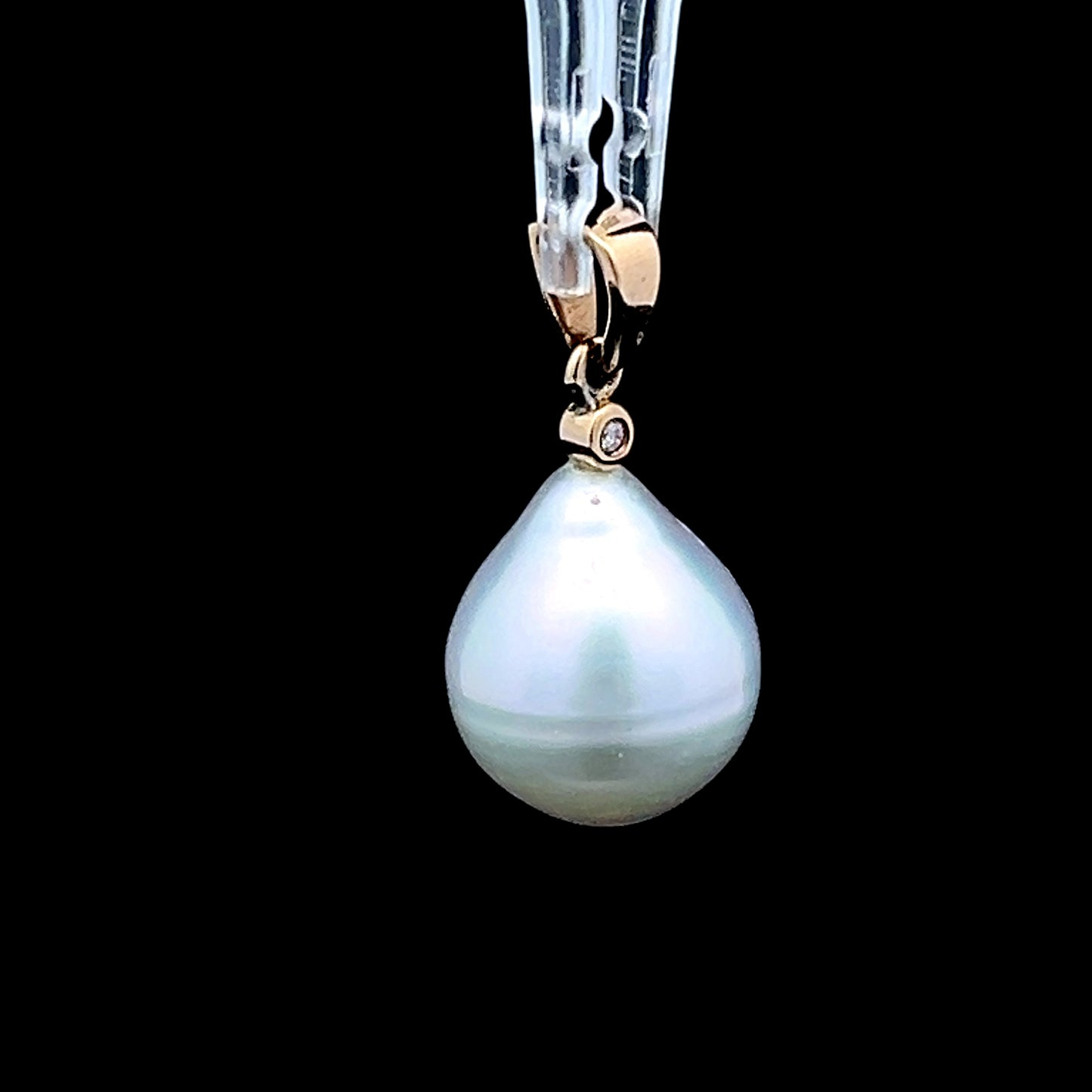 9K Yellow Gold Large Pearl Pendant with Diamond