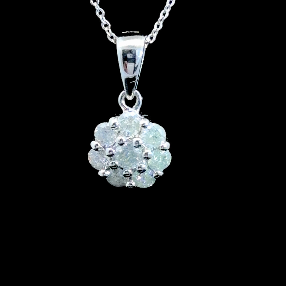 Pretty 9k White Gold Diamond Daisy Pendant Appx 0.5 Cts 18 Inches Long