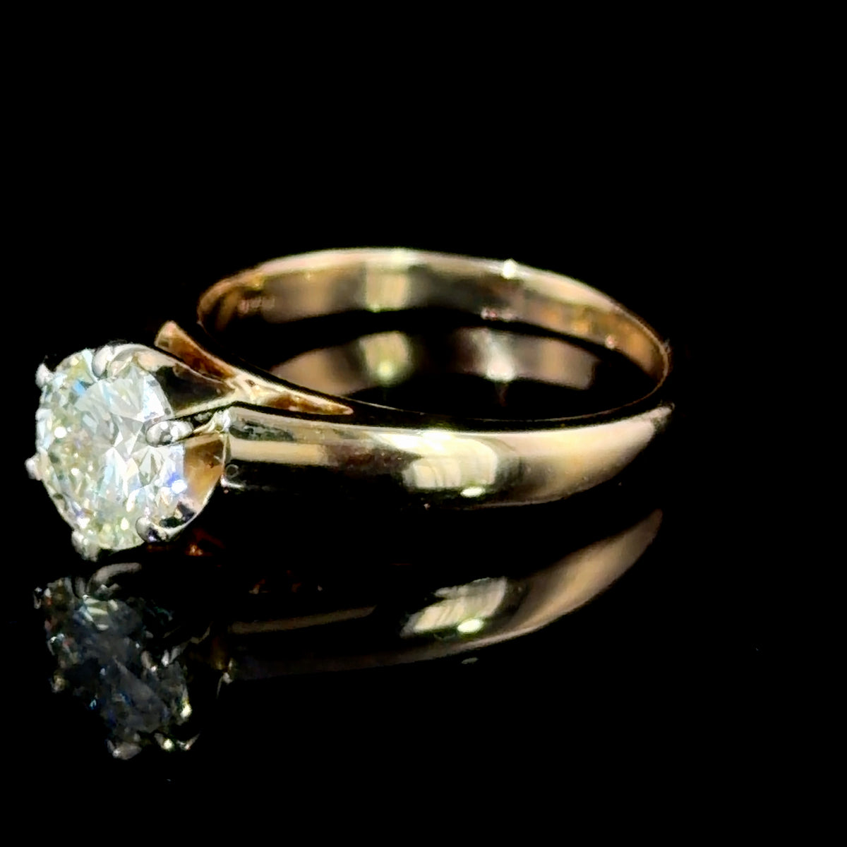 Wonderful 18k Yellow Gold Diamond Solitaire Ring Appx 1.5 Cts VS2