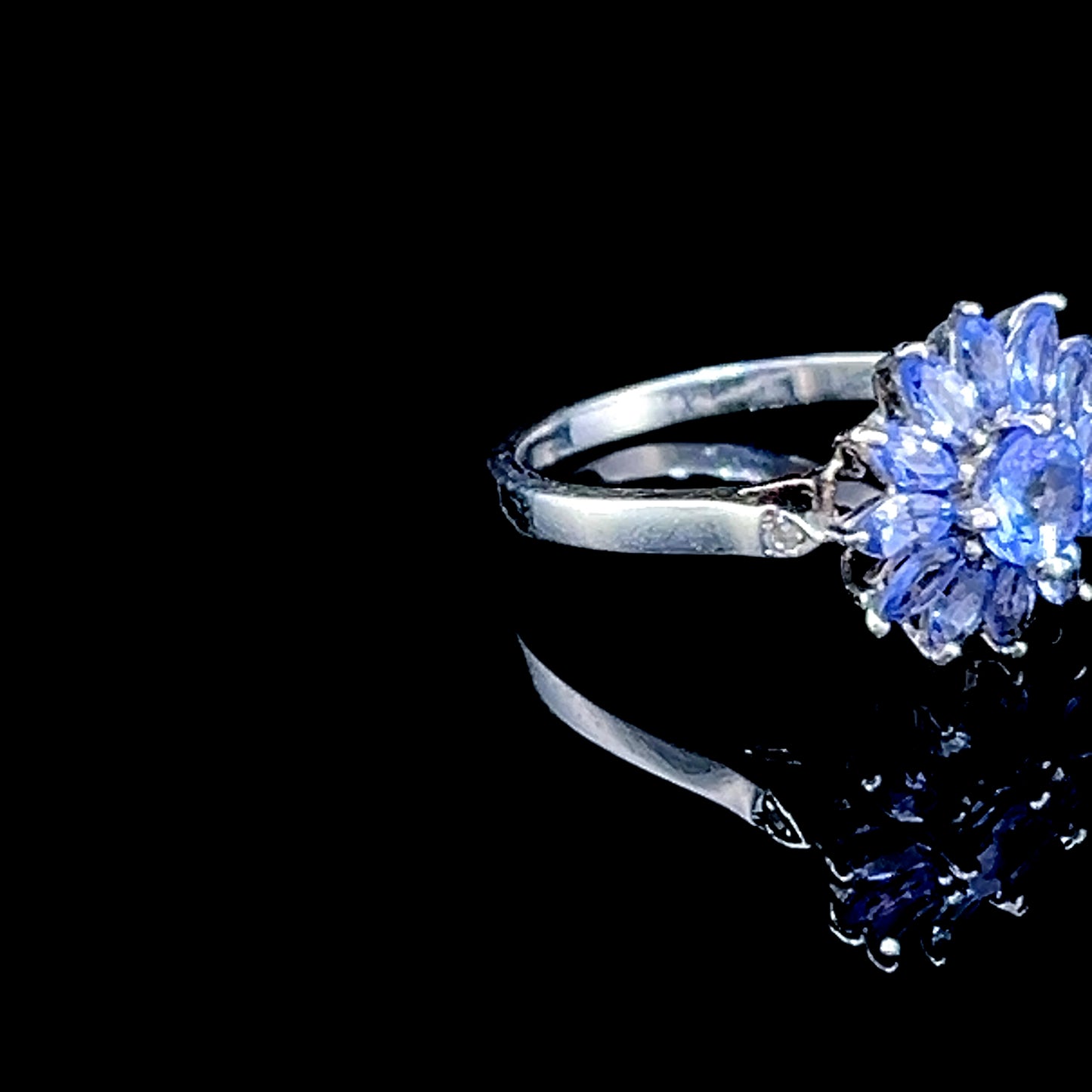 Silver Tanzanite Daisy Ring