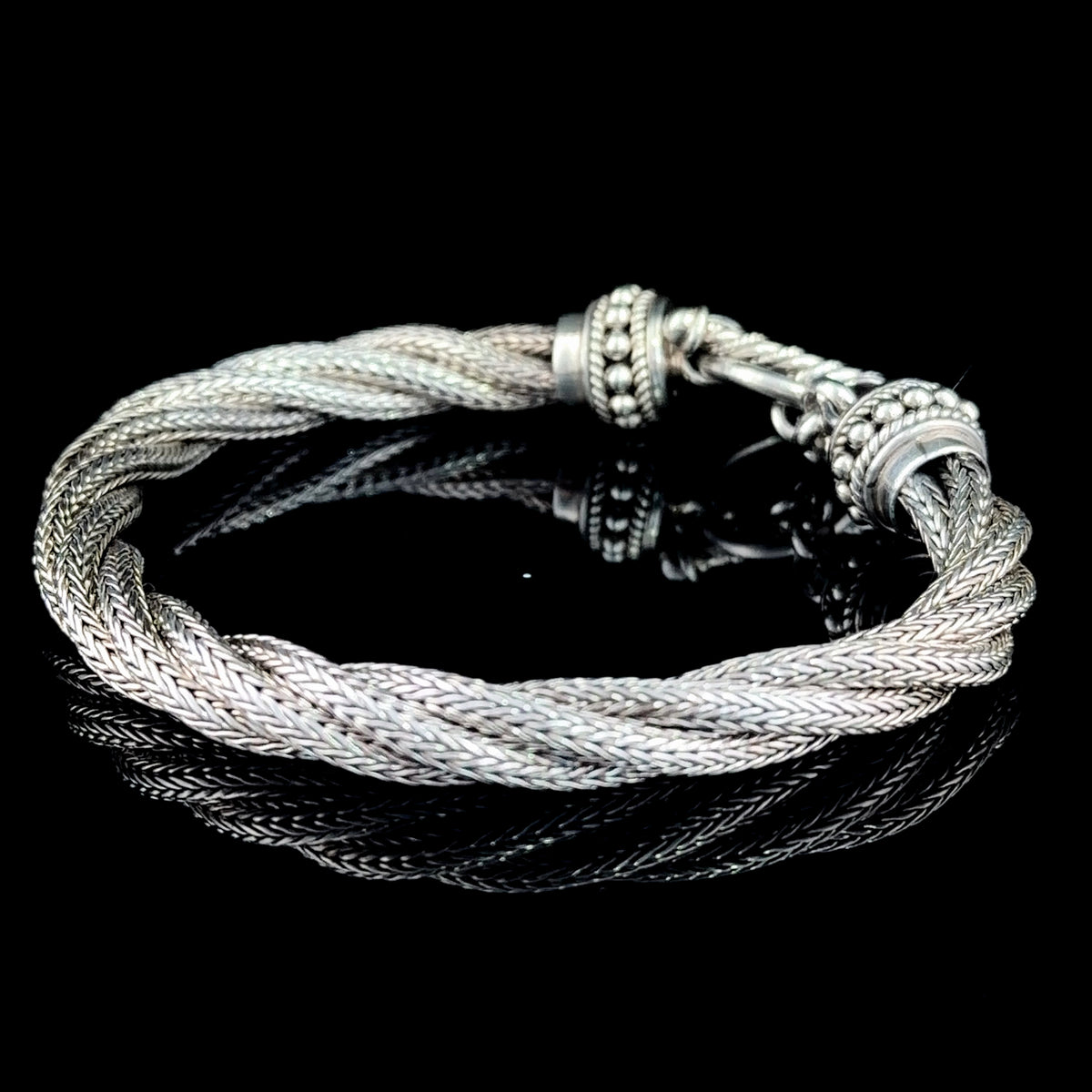 A Stunning Woven Silver Rope Twist Bracelet With T Bar Fitting Up To A 9 Inch Wrist