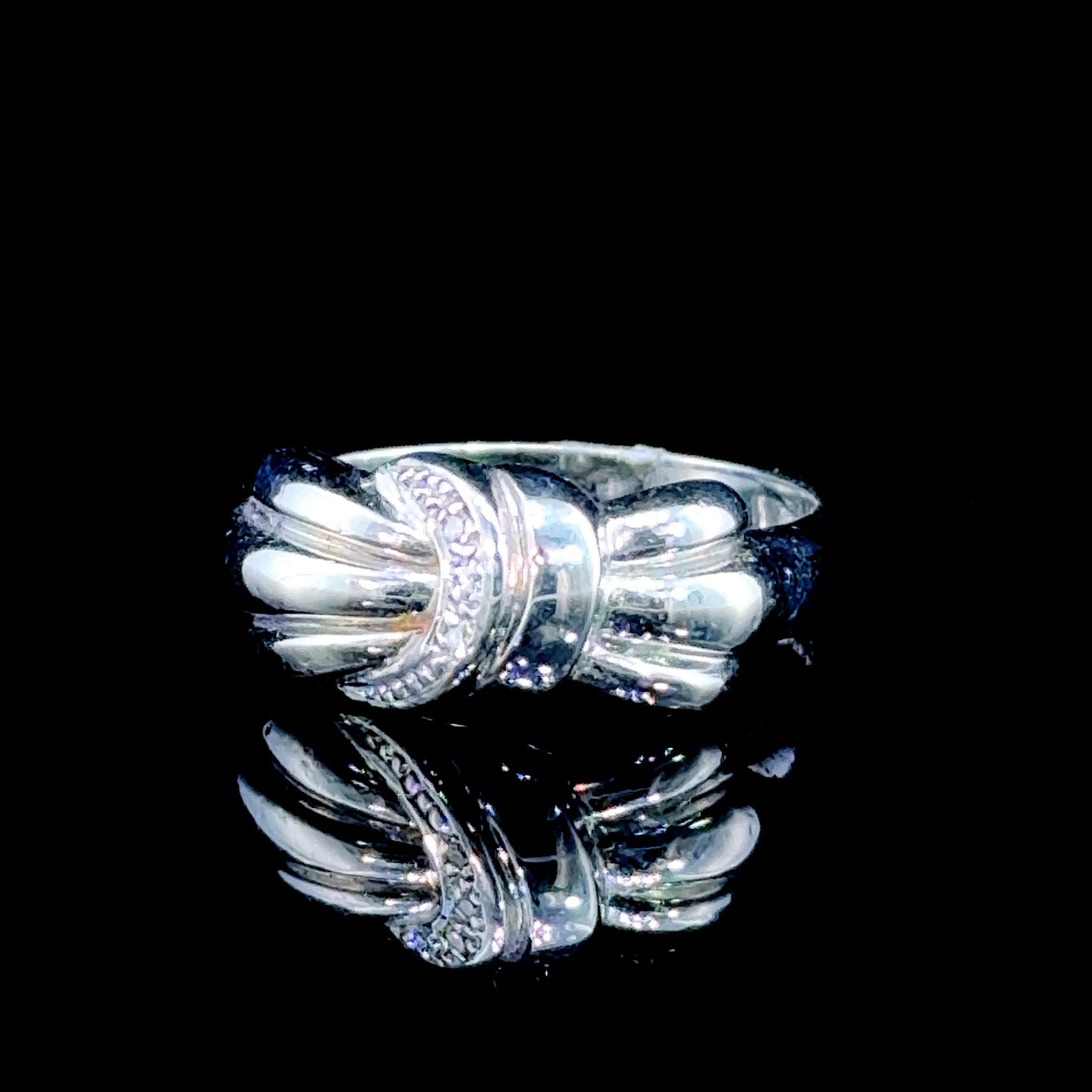 9K White Gold Diamond Bow Ring