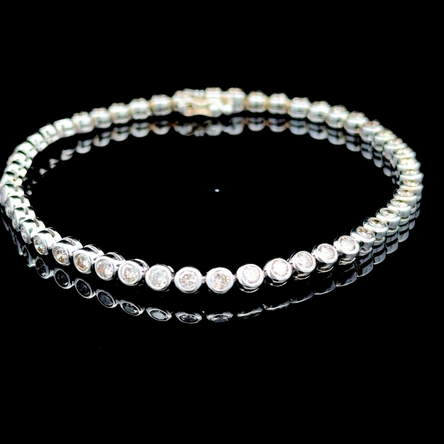 18k White Gold Bezel Set Diamond Tennis Bracelet Appx. 3.0 Cts