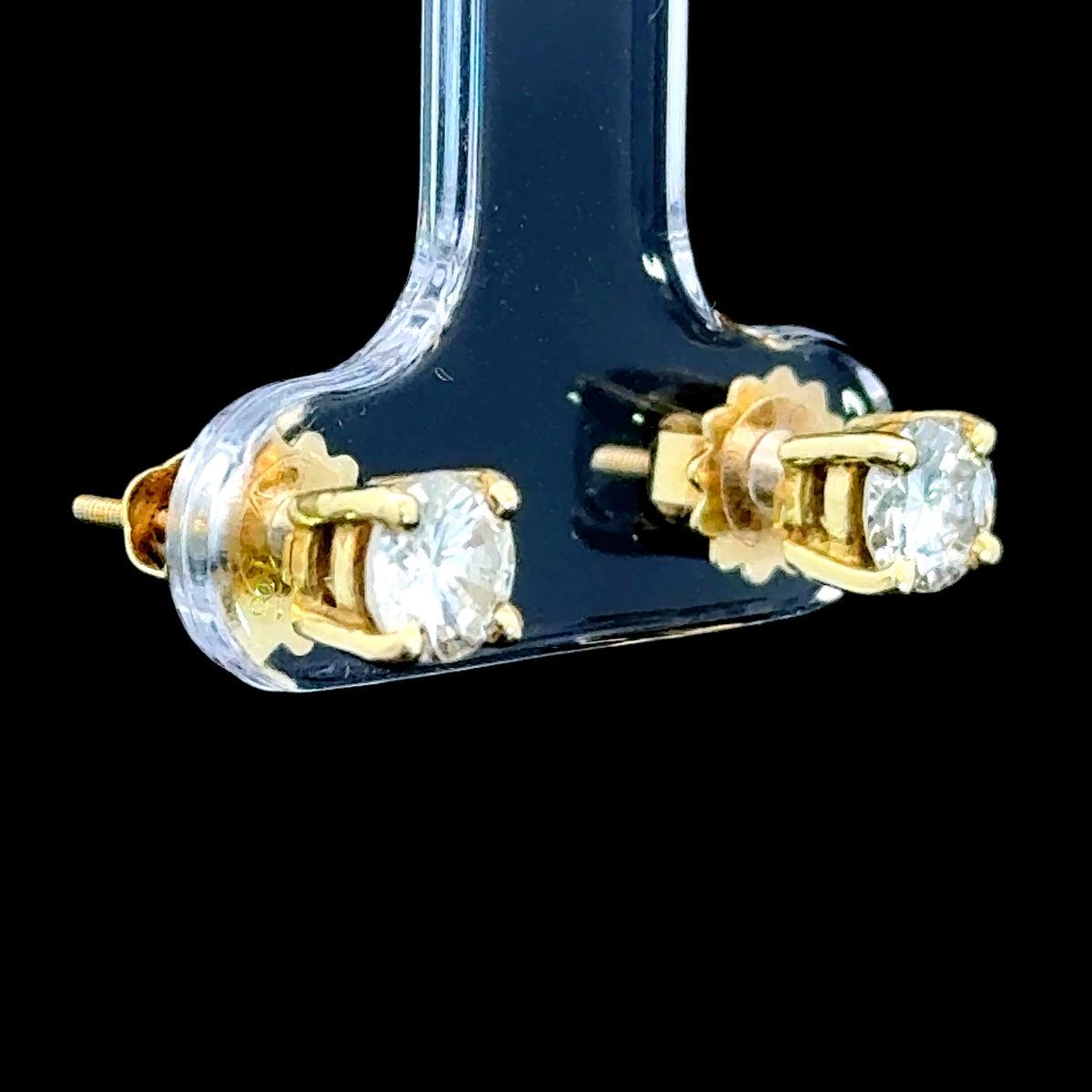 Stunning 18K Yellow Gold Diamond Screw Back Studs 0.9 CTS Total