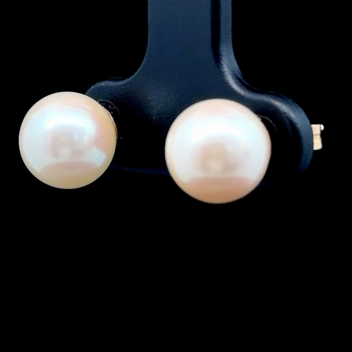 A Pretty Pair of 9k Yellow Gold Pink Pearl Studs 8mm Diameter