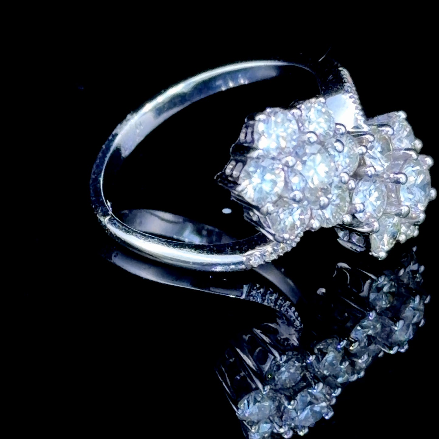 Fabulous 18k White Gold Diamond Daisy Moi et Toi Ring Appx 2.0 Cts I-J Vs1/2