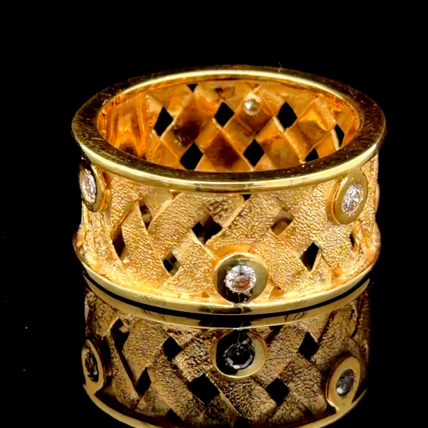 Vintage 18K Yellow Gold & Diamond Woven Band Appx 0.25 cts