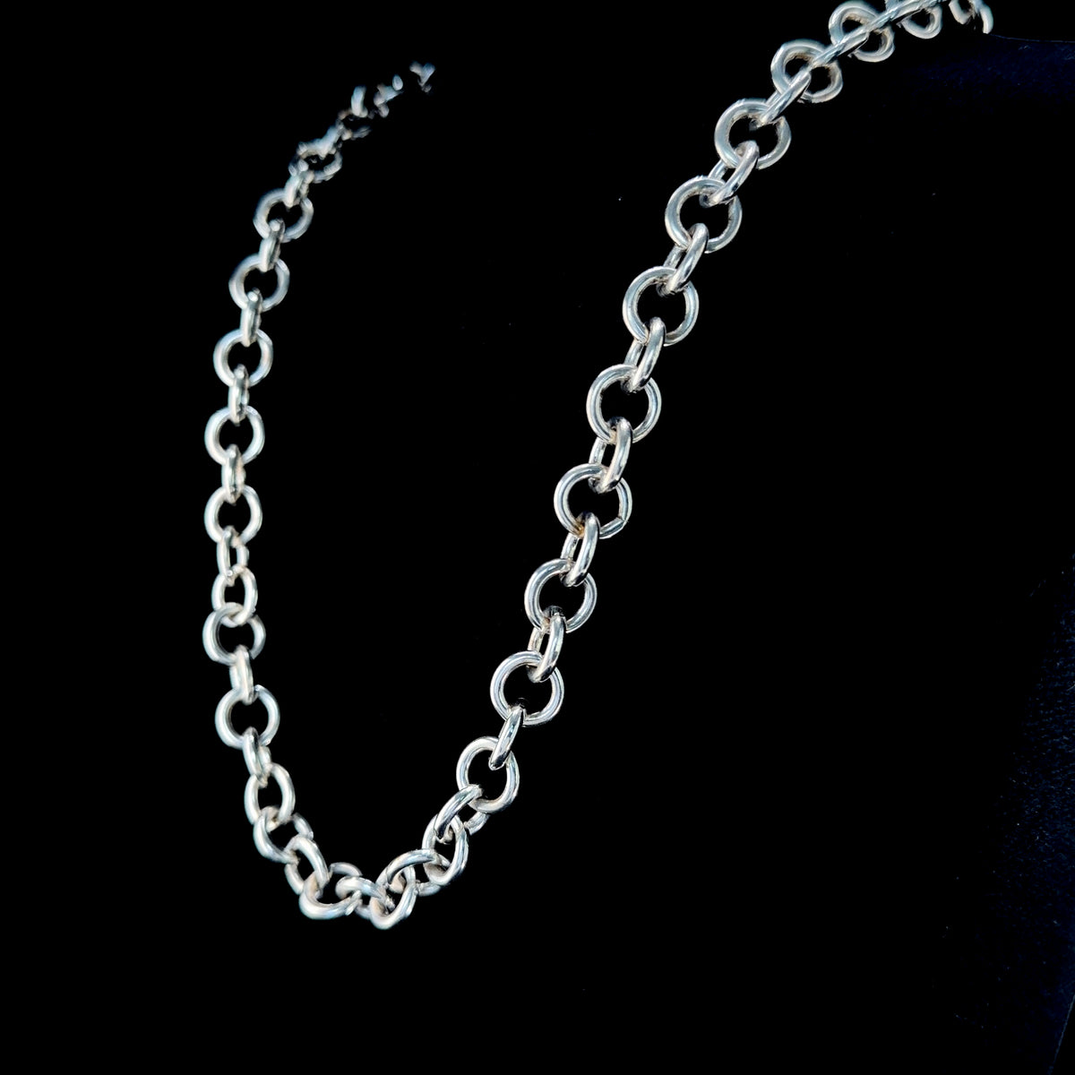 Stunning Heavy Silver Round Link Belcher (Rolo) Chain weighing 65.5 Gms Having A Substantial Lobster Clasp