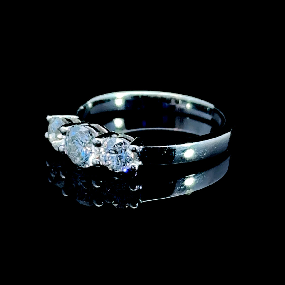 Stunning 18K White Gold Diamond Trilogy Ring 0.75 CTS