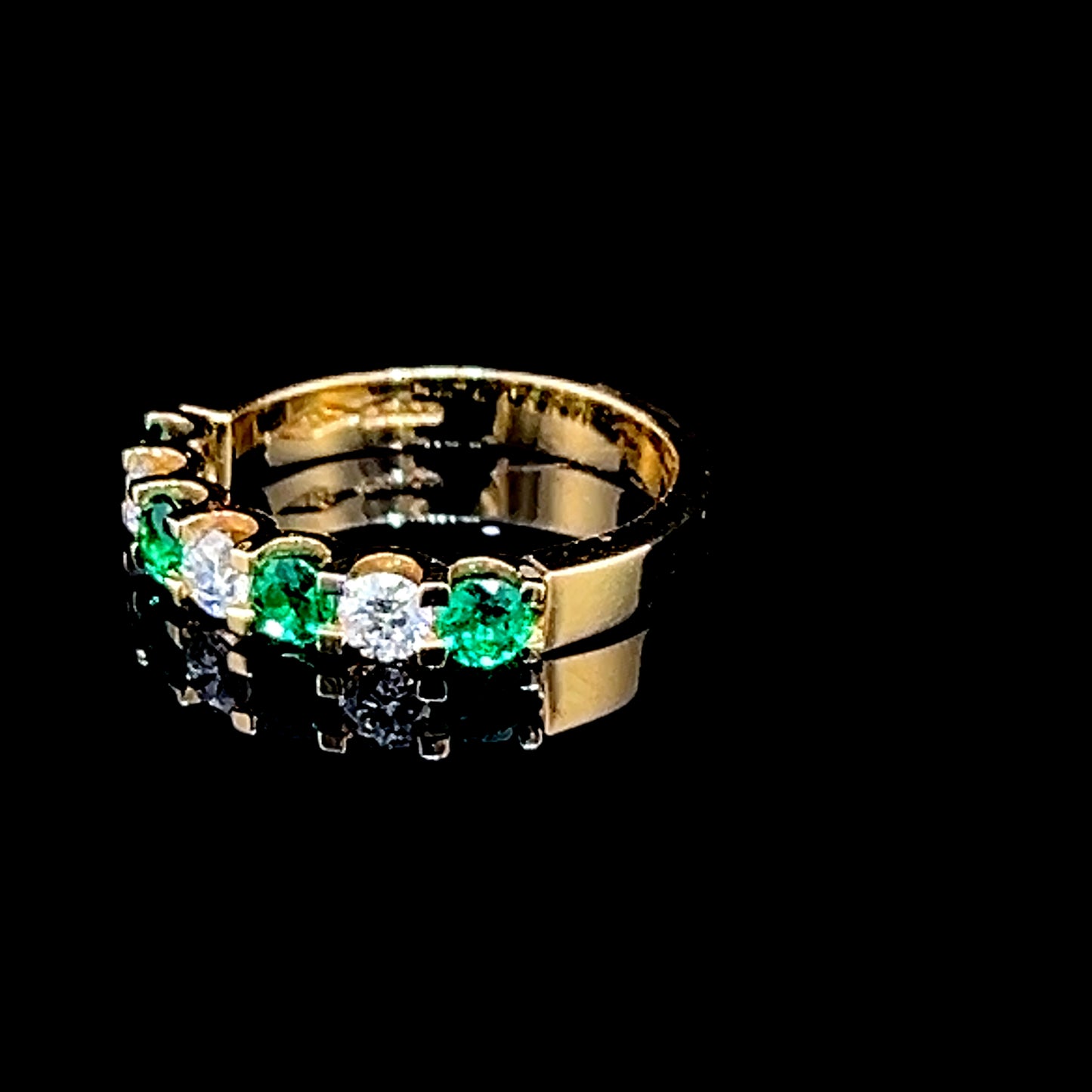 18K Yellow Gold Emerald & Diamond 7 Stone Ring APPX D: 0.45 CTS  E: 0.60 CTS