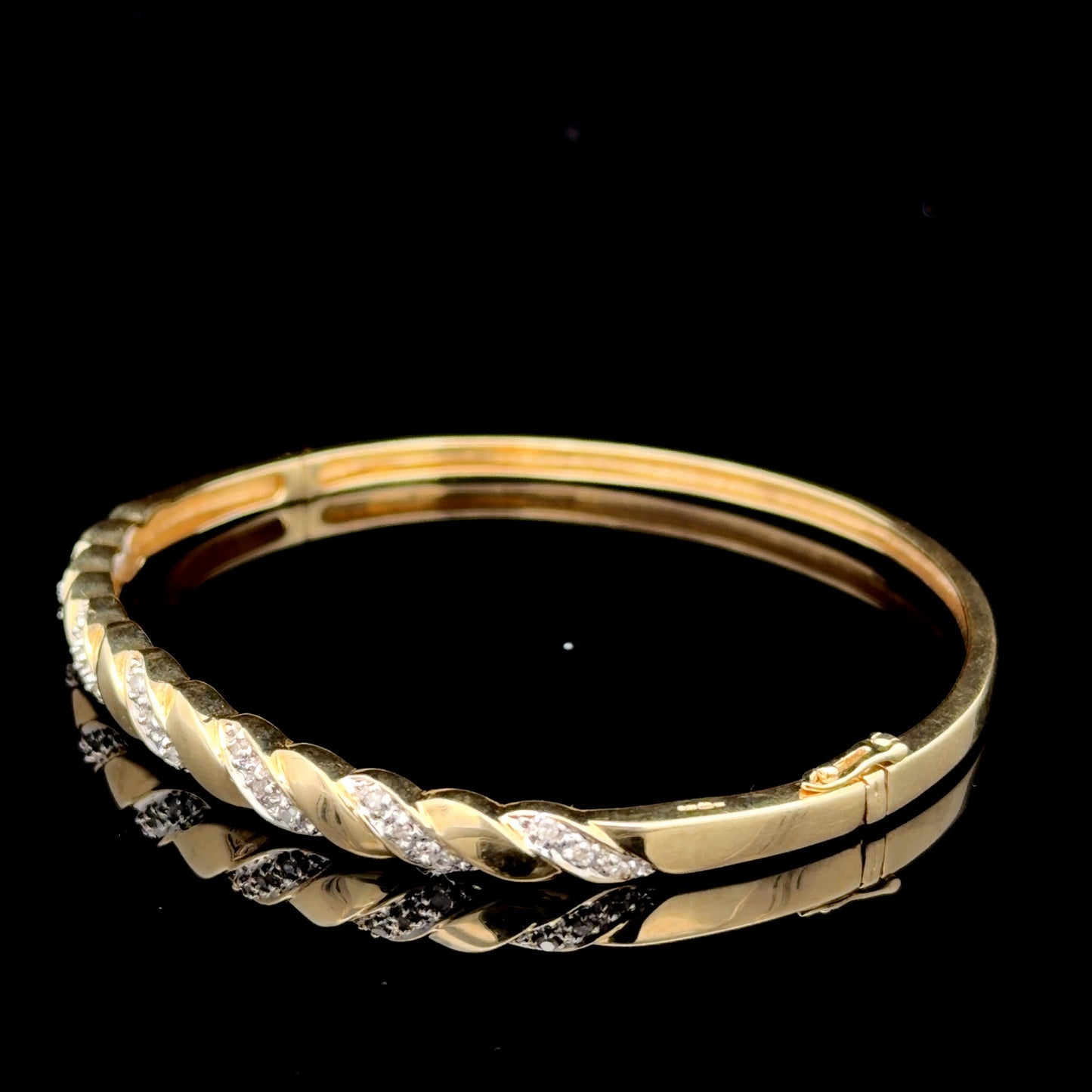 9k Yellow Gold Twisted Diamond Pavé Hinged Bangle Appx 0.6 cts