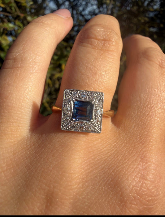 Lovely 18k Square Sapphire & Diamond ring