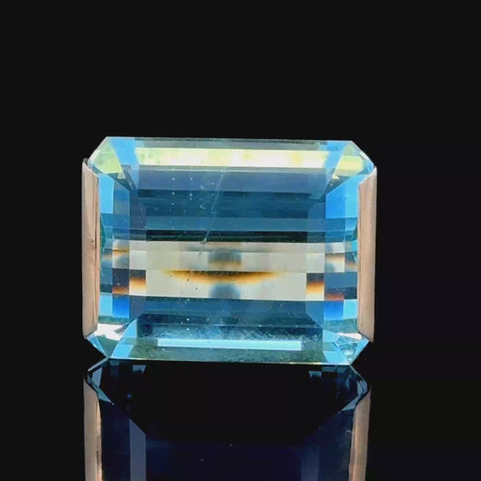 Lovely 18K Yellow Gold Large Aquamarine Ring Set East West Appx 15 Cts