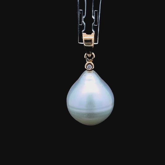 9K Yellow Gold Large Pearl Pendant with Diamond