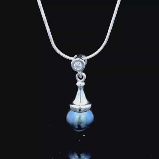 14k Gold Black Pearl & Diamond Penadant & Chain 18"