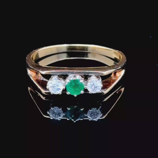 18K Yellow Gold Diamond & Emerald 3 Stone Ring
