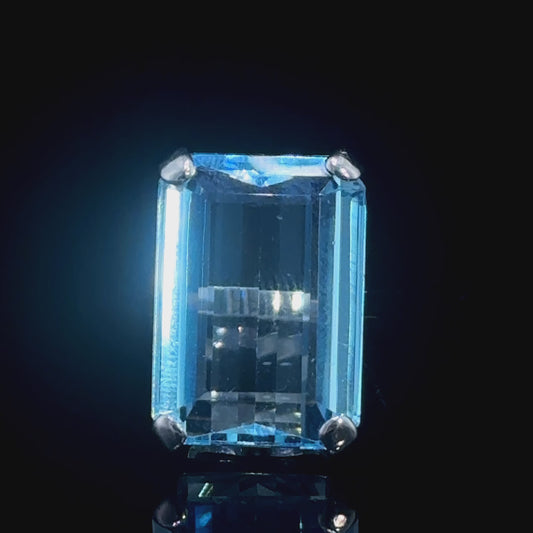 18K White Gold Aquamarine Cocktail Ring