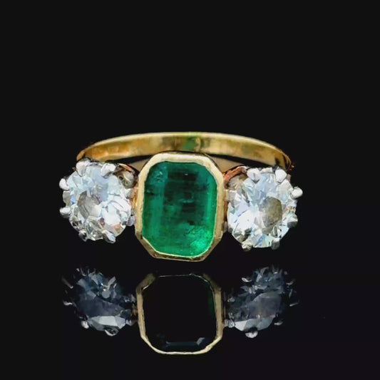 18K Yellow Gold Emerald & Diamond Trilogy Ring APPX D: 1.5 VTD E: 1.0 CTS