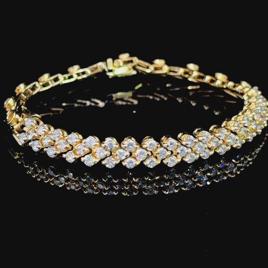 Stunning 18k Yellow Gold Diamond Bracelet of Appx 2.65Cts