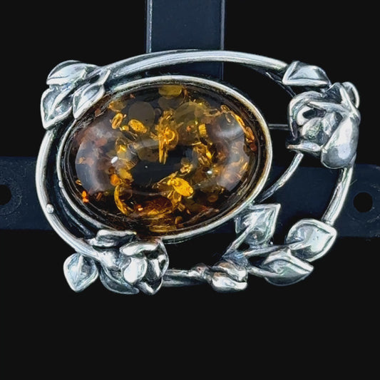 Pretty Silver & Baltic Amber Oval Brooch In A Floral Wreath Mount