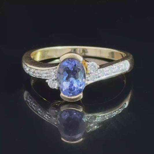 18K Yellow Gold Sapphire & Diamond To Shoulders Ring