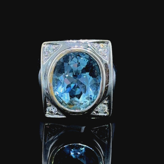 Lovely 18k White Gold Aqua & Diamond Ring Aqua Appx 4 Cts Diamonds Appx 0.4 Cts