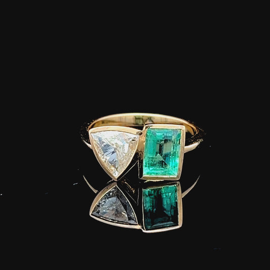 18K Yellow Gold 2 Stone Emerald & Diamond Ring APPX: E: 1.3CTS  D: 0.66CTS