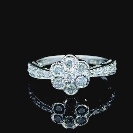 Pretty 9K White Gold Diamond Daisy Cluster Ring with Diamonds to Shoulders 0.5 CTS