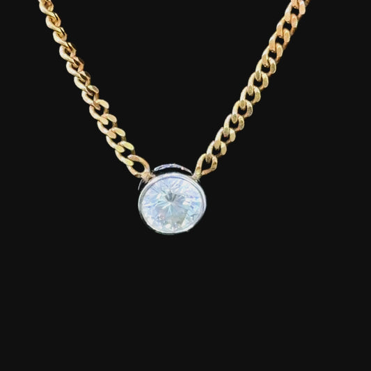 Lovely 18k Yellow Gold Bezel Set Diamond Pendant Suspended On A Curb Chain Of 16.5” In Length