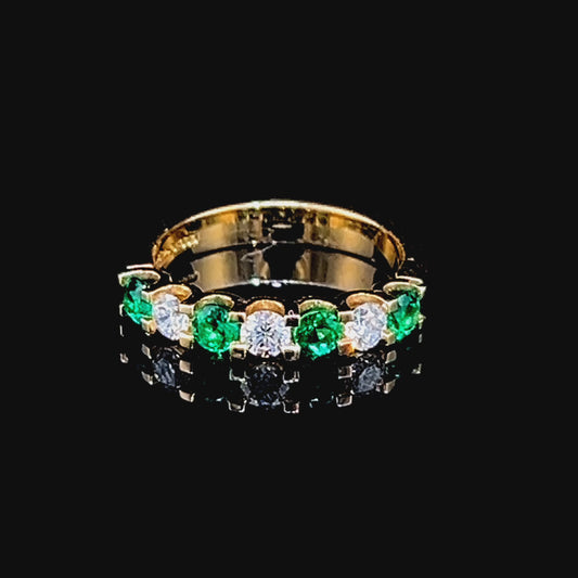 18K Yellow Gold Emerald & Diamond 7 Stone Ring APPX D: 0.45 CTS  E: 0.60 CTS