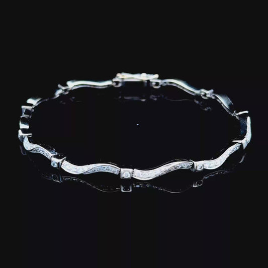 18K White Gold Twist Bracelet with Round Cut Diamonds Appx 1.25cts