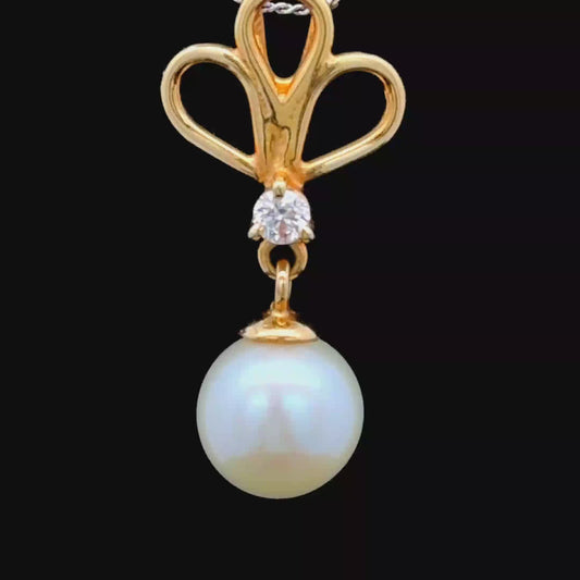 18K Gold Pendant with Round Pearl and Brilliant Diamond Accent